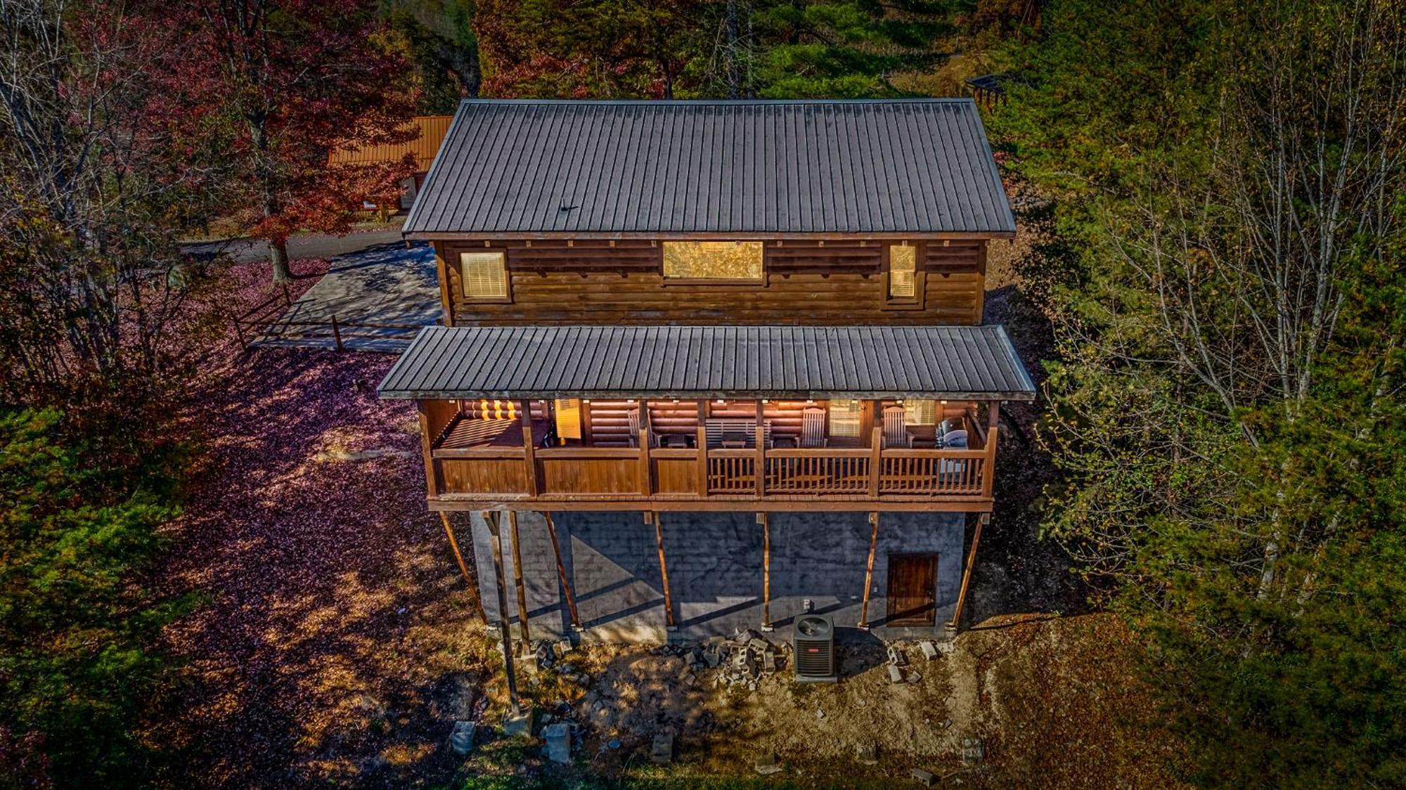 Bearfoot Pines - True Log Cabin - Wi-Fi, Hot Tub, Fishing, Deck With Views! - Mins To Pf Sevierville Bagian luar foto