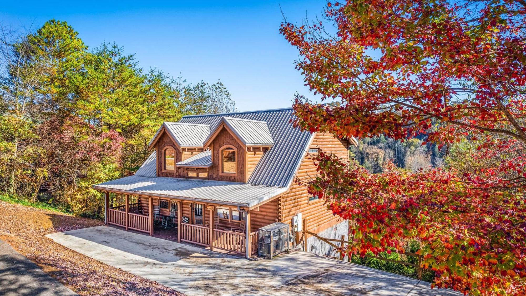 Bearfoot Pines - True Log Cabin - Wi-Fi, Hot Tub, Fishing, Deck With Views! - Mins To Pf Sevierville Bagian luar foto