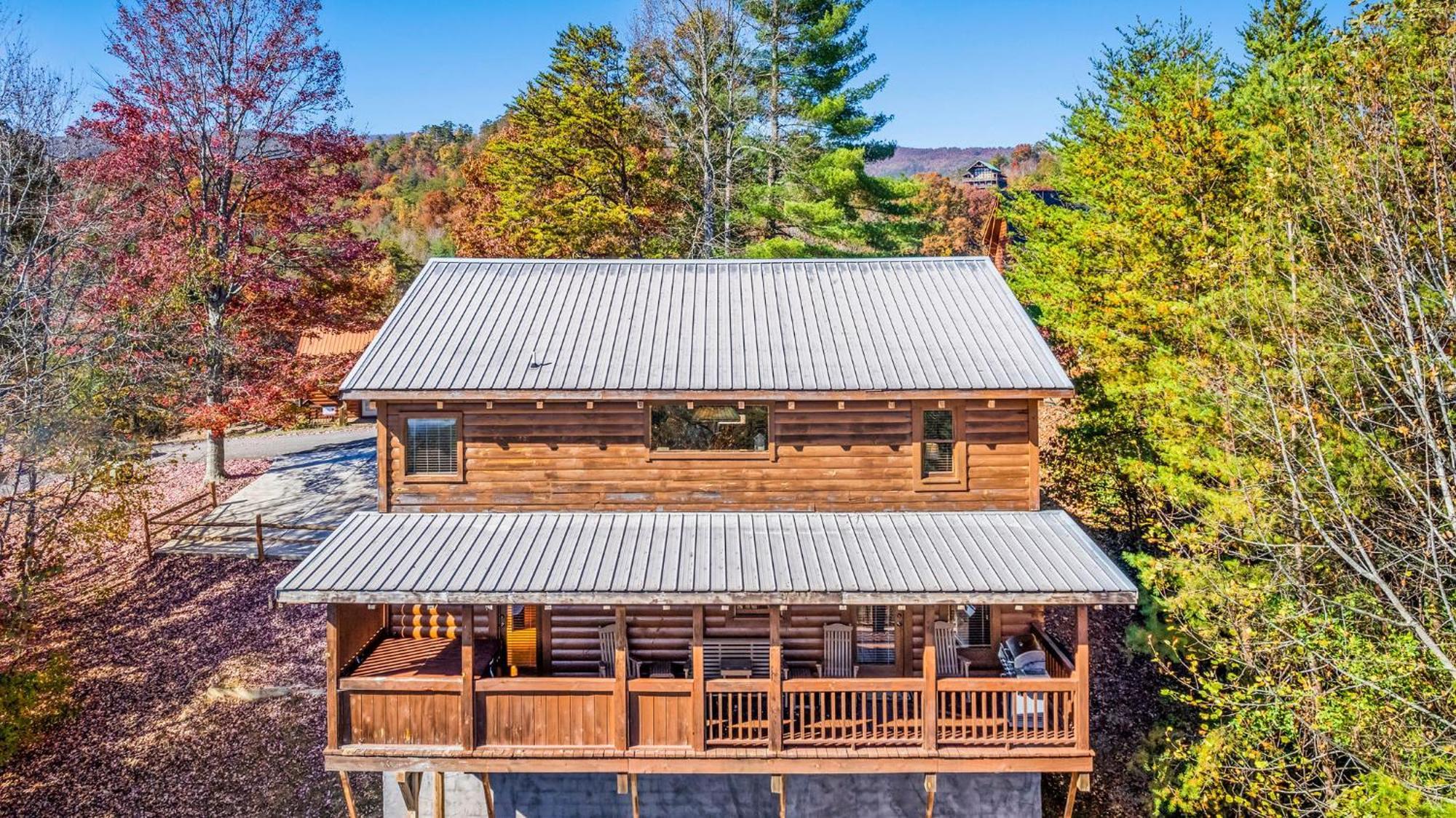 Bearfoot Pines - True Log Cabin - Wi-Fi, Hot Tub, Fishing, Deck With Views! - Mins To Pf Sevierville Bagian luar foto