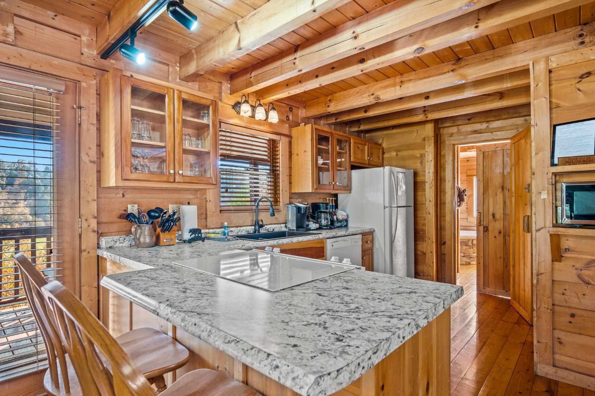 Bearfoot Pines - True Log Cabin - Wi-Fi, Hot Tub, Fishing, Deck With Views! - Mins To Pf Sevierville Bagian luar foto