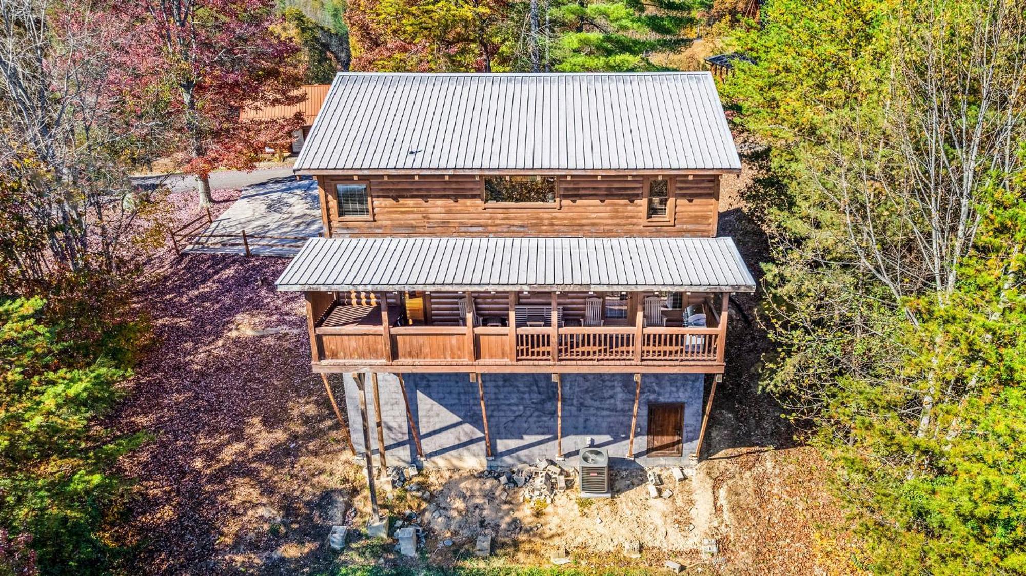 Bearfoot Pines - True Log Cabin - Wi-Fi, Hot Tub, Fishing, Deck With Views! - Mins To Pf Sevierville Bagian luar foto